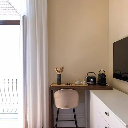 Bonjardim By Lovelystay *