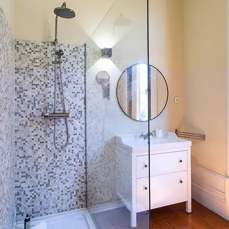 Apartment Bonjardim By Lovelystay