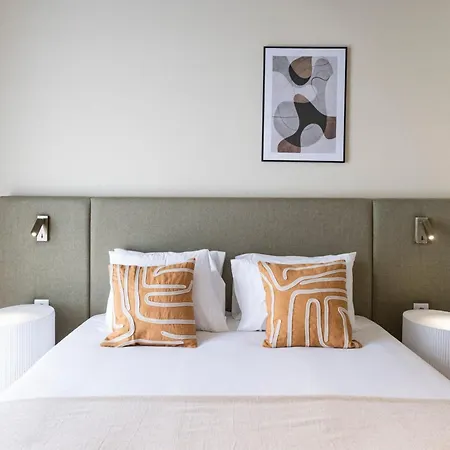 Apartment Bonjardim By Lovelystay
