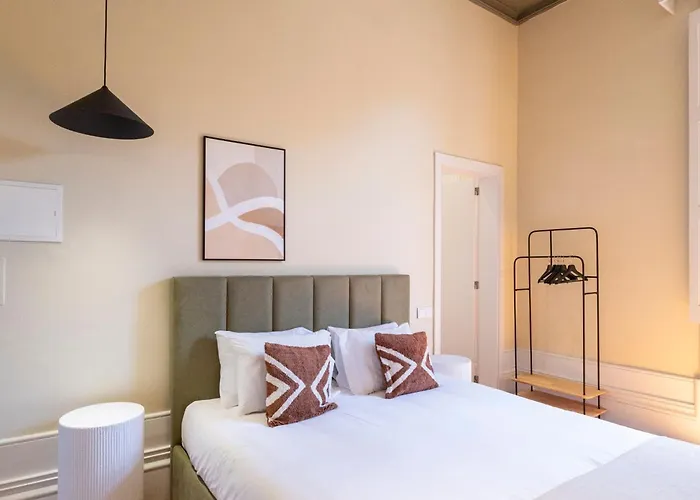 Bonjardim By Lovelystay